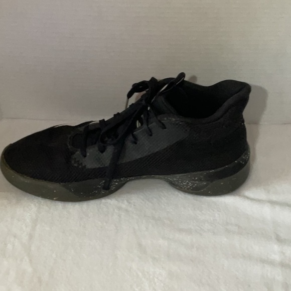 Adidas Black and White Athletic Shoes with Mesh Upper - Picture 5 of 8